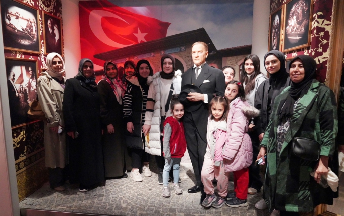 DEPREMDEN ETKİLENEN VATANDAŞLARA MORAL GEZİSİ