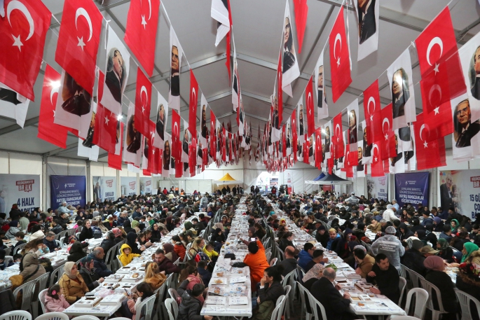 KÜÇÜKÇEKMECE’DE RAMAZAN, İFTAR ÇADIRLARIYLA BİR BAŞKA GÜZEL KÜÇÜKÇEKMECE’DE İFTAR ÇADIRLARINA BÜYÜK İLGİ