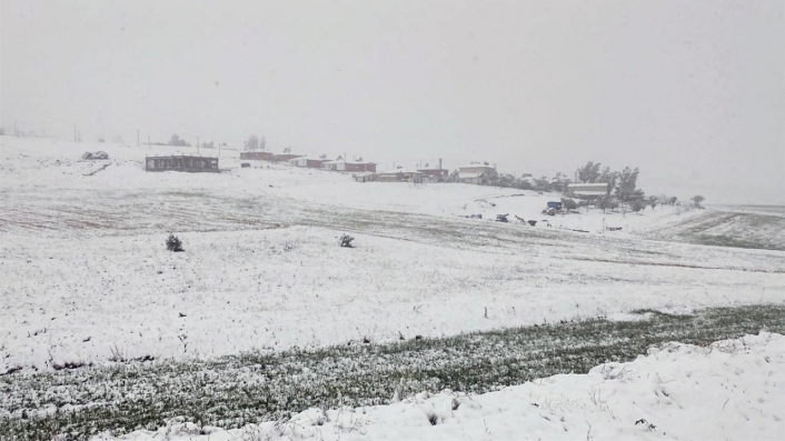 Sivas'ın yüksek kesimlerine kar yağdı - Son Dakika Haberleri